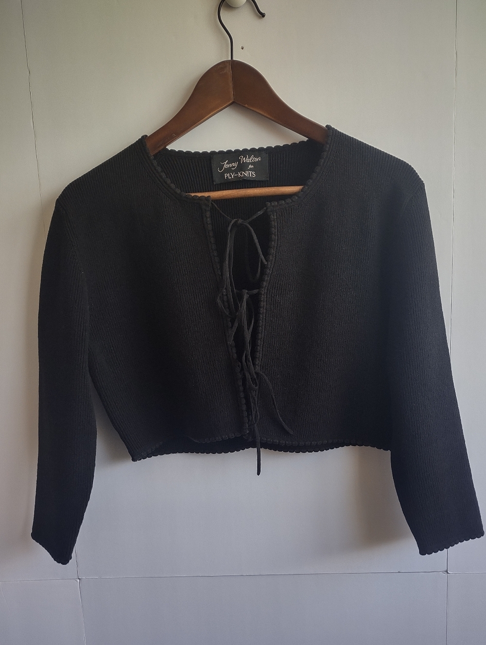 Ply Knits JENNY SCALLOPED CARDIGANTie-Front Cropped Cotton Blend Black Cardigan - Picture 3 of 8